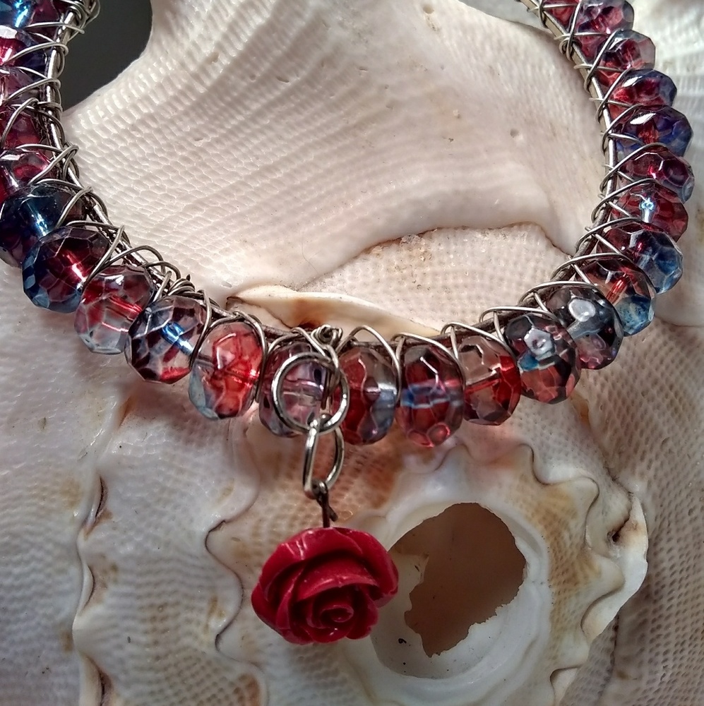 🎈"Red Red Rose" Charmed Bangle🎈